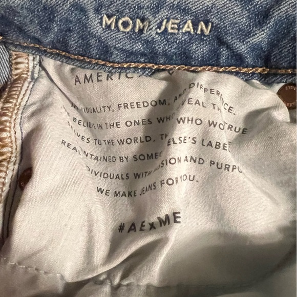 American Eagle Mom Jeans - Size 00 (Light Blue Wash) stretch - Picture 7 of 7